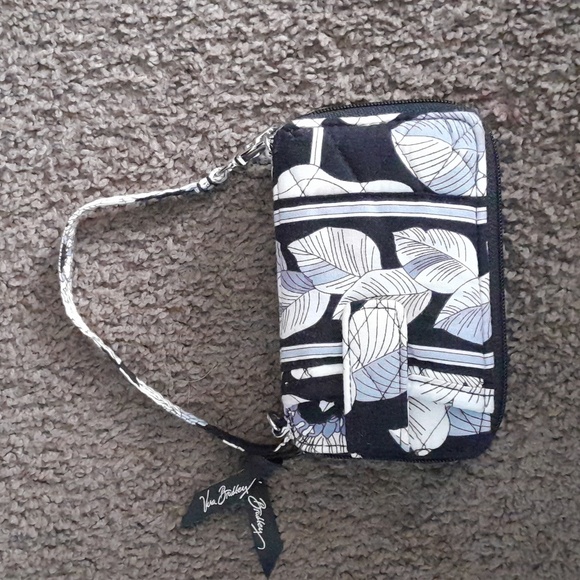 Vera Bradley quilted wallet/phone holder - Picture 2 of 4